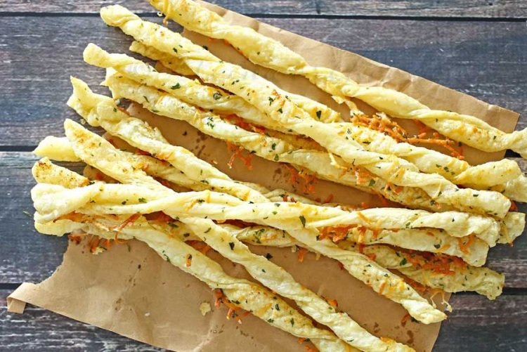 Käsesticks aus Blätterteig