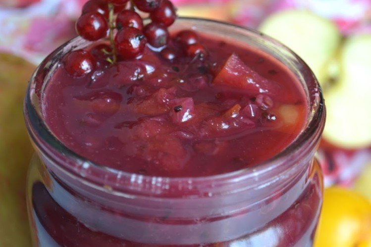 Redcurrant and Apple Jam