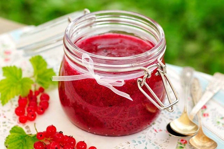 Redcurrant Jam with a Blender