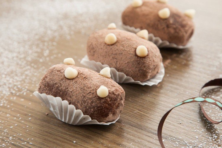 „Kartoshka“-Gebäck mit Milch