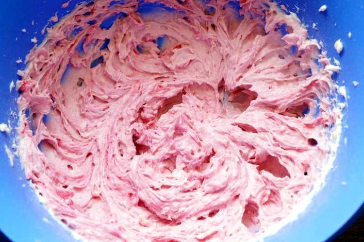 Cottage Cheese Frosting with Berries