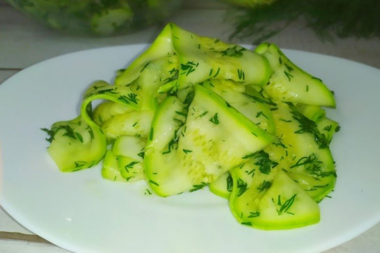 Calabacín al estilo coreano con miel