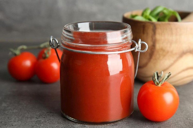 Pasta de tomate para el invierno