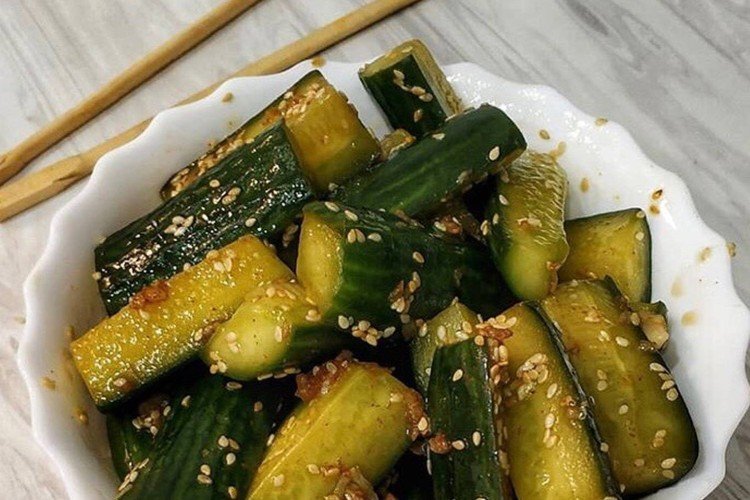 Pepinos al estilo coreano con salsa de soja para el invierno