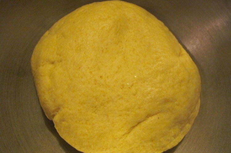 Manti-Teig mit Maismehl