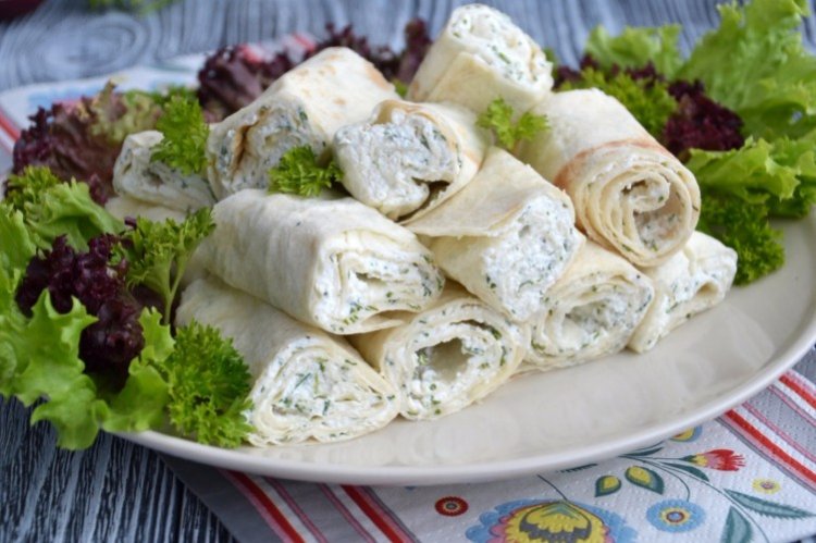 Lavash with Cottage Cheese and Herbs