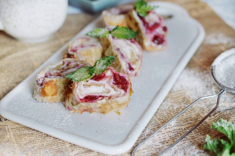 Lavash with Cottage Cheese and Raspberries