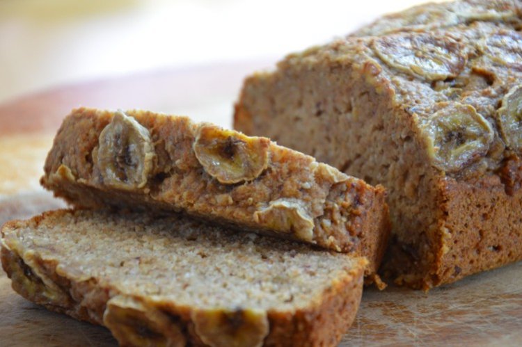 Pan de plátano con harina de centeno y lino