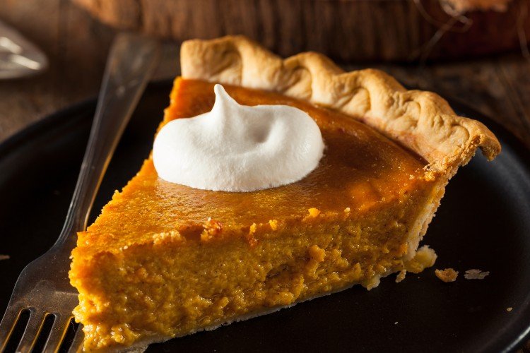 Pastel de masa quebrada con relleno de calabaza