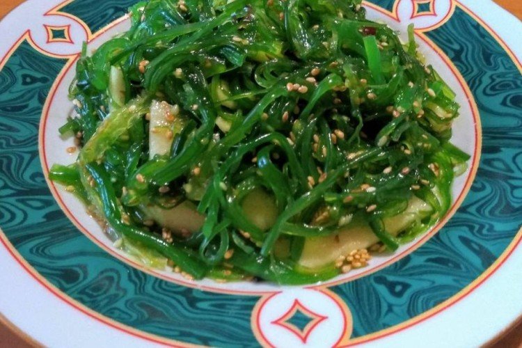 Chuka-Salat mit Rettich und Apfel