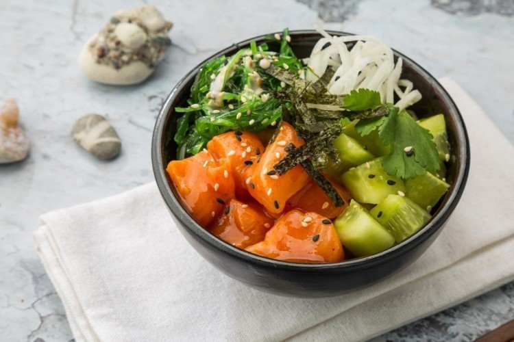 Chuka-Salat mit Lachs