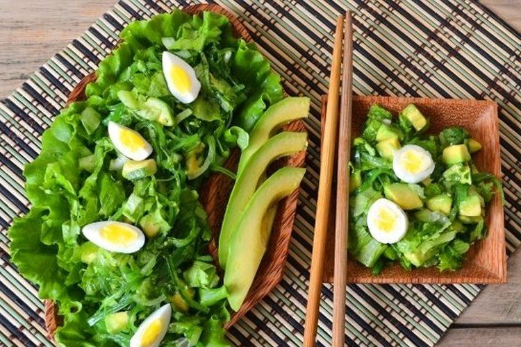 Chuka-Salat mit Avocado