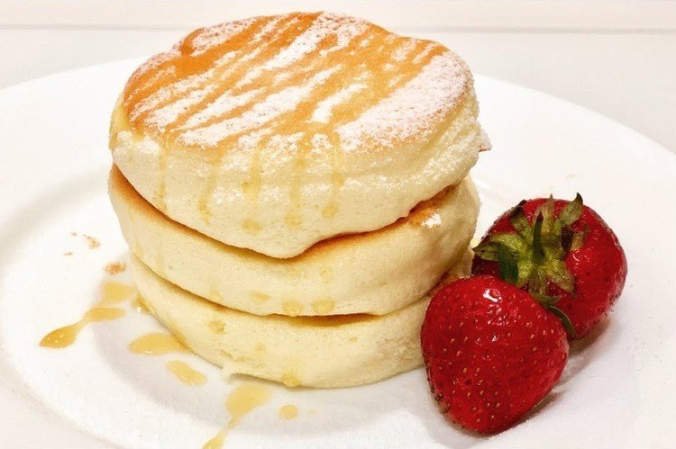 Japanische Pfannkuchen mit Honig