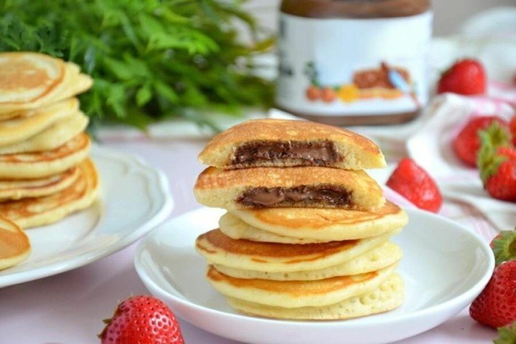 Japanische Pfannkuchen mit Schokolade