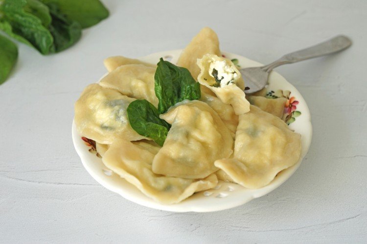 Vareniki mit Quark und Spinat