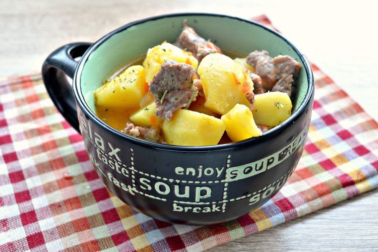 Kartoffeln mit Dosenfleisch im Multikocher