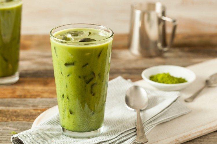 Matcha Latte mit Eis ohne Wasser