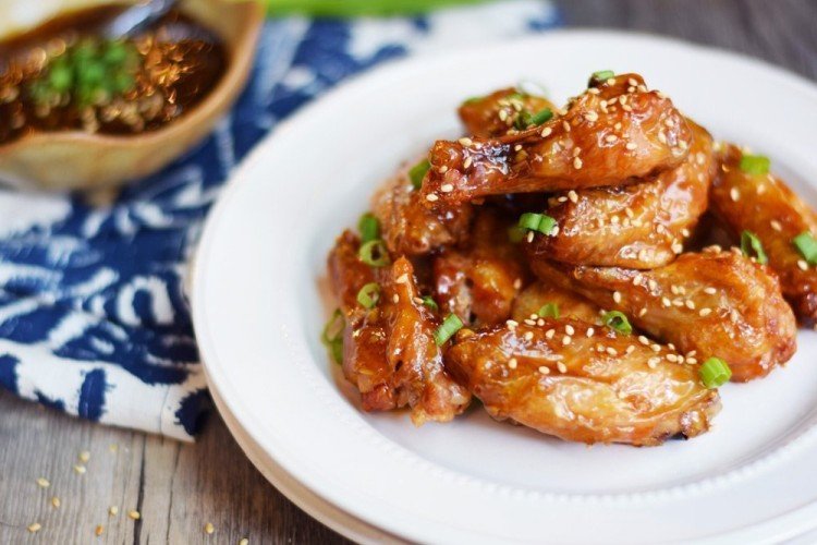 Hähnchenflügel in Teriyaki-Sauce