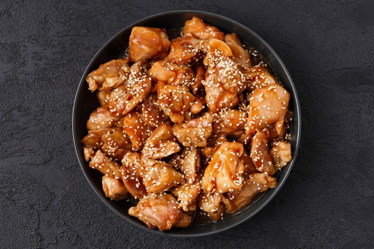 Hähnchen mit Pilzen in Teriyaki-Sauce