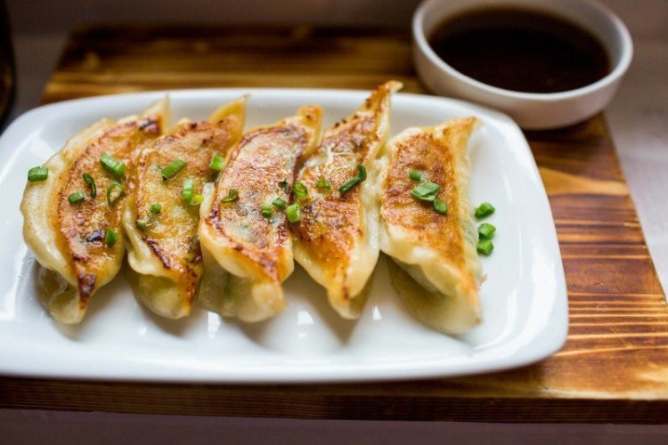 Gyoza veganos con champiñones