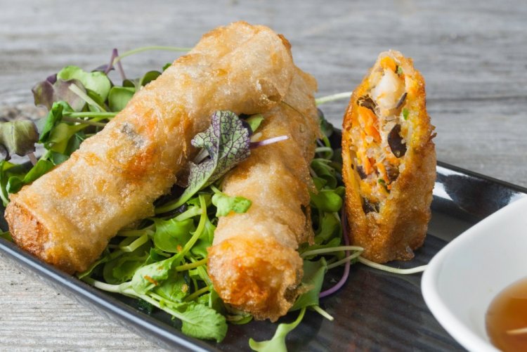 Spring Rolls with Chicken and Shrimp