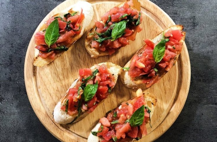 Bruschetta mit Lachs und Tomaten