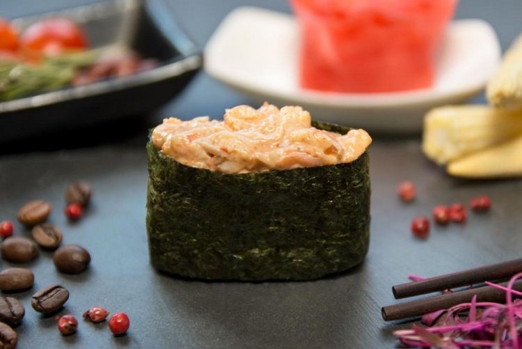 Gunkans mit Lachs