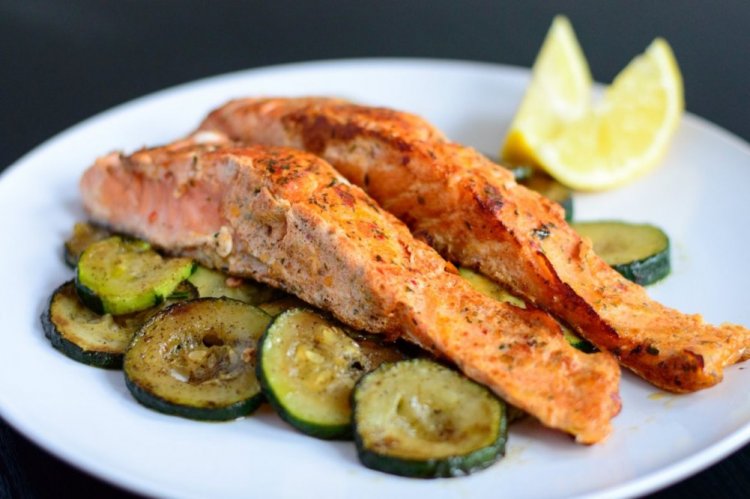 Lachssteak mit Zucchini