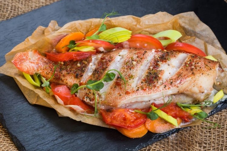 Gebackener Rotbarsch mit Zucchini