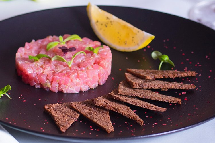 Klassisches Thunfisch-Tatar