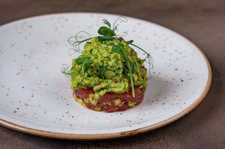 Thunfisch-Tatar mit Guacamole