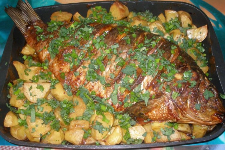 Carp with Potatoes in the Oven