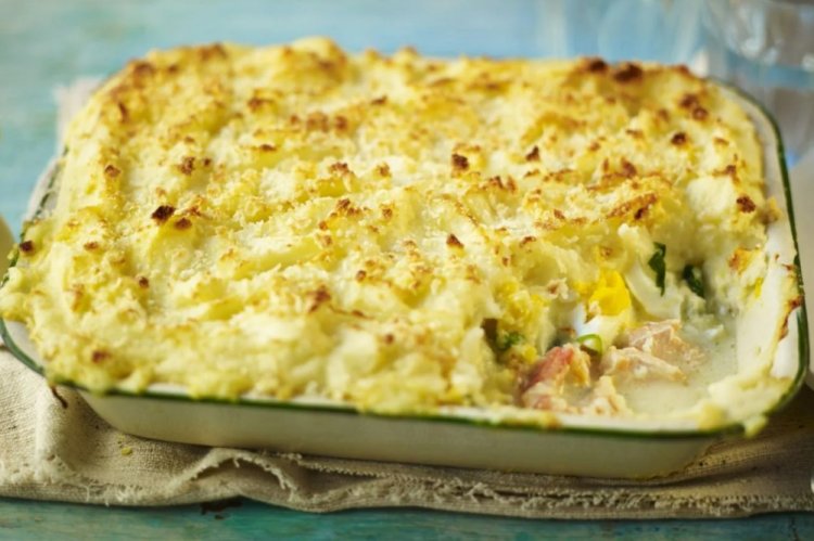 Fish with Mashed Potatoes in the Oven