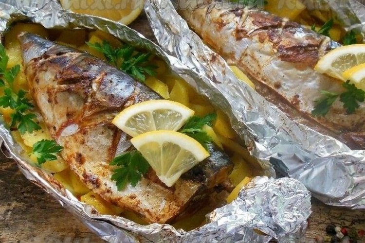Mackerel with Potatoes in the Oven