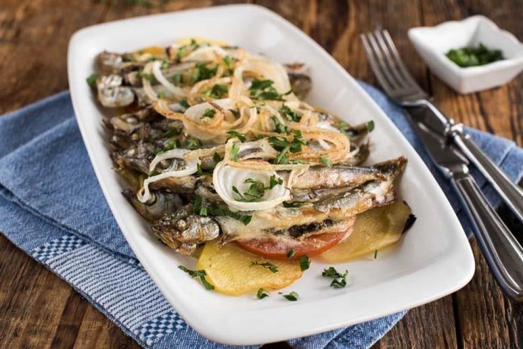 Capelin with Potatoes in the Oven