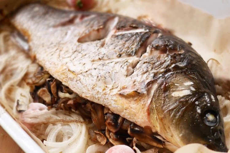 Gefüllter Karpfen mit Pilzen