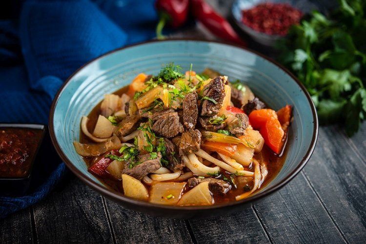 Lagman con berenjenas al estilo uigur