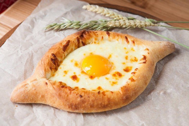 Khachapuri Adjarian con queso
