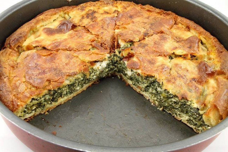 Tarta de acedera vertida