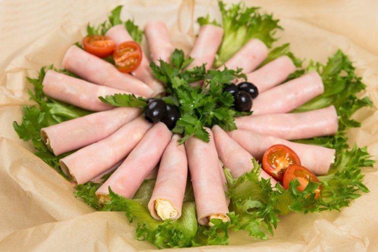 Schinkenröllchen mit Parmesan