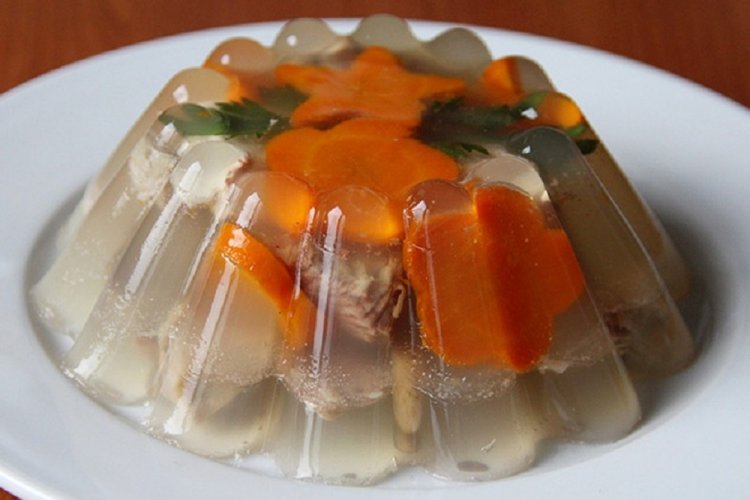 Aspic de lengua de cerdo y pollo