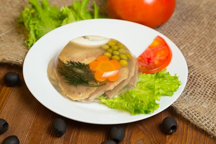 Aspic de lengua con pavo