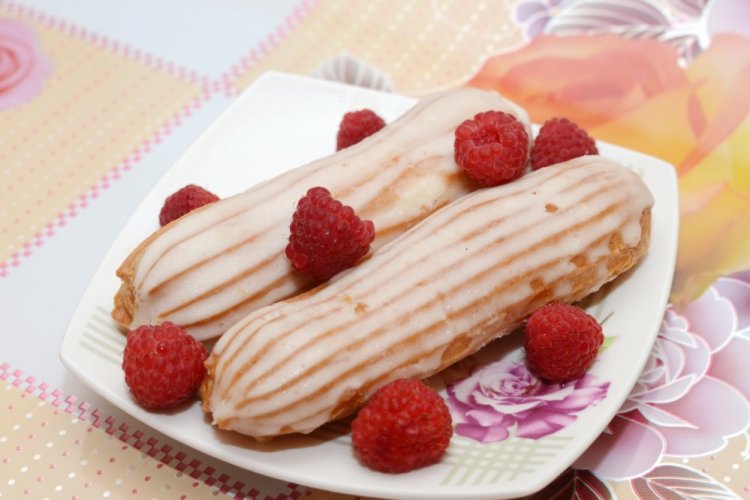 Himbeer-Éclairs