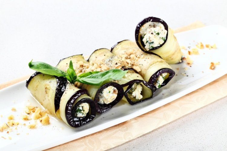 Auberginenröllchen mit Spinat und Ricotta