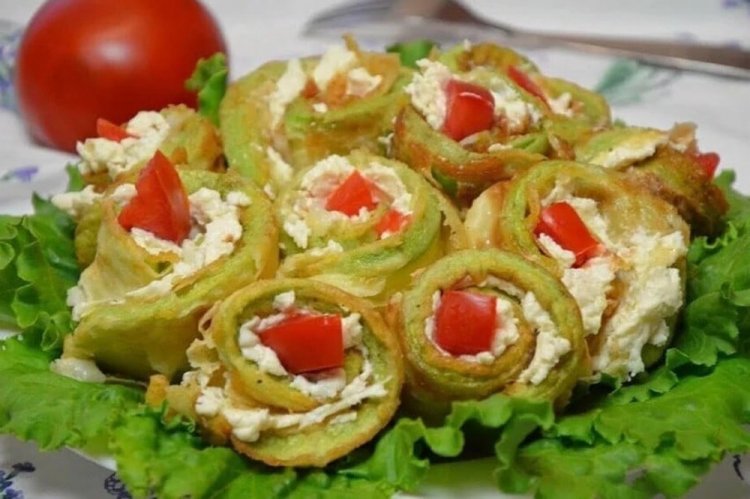 Zucchini-Röllchen im Teigmantel