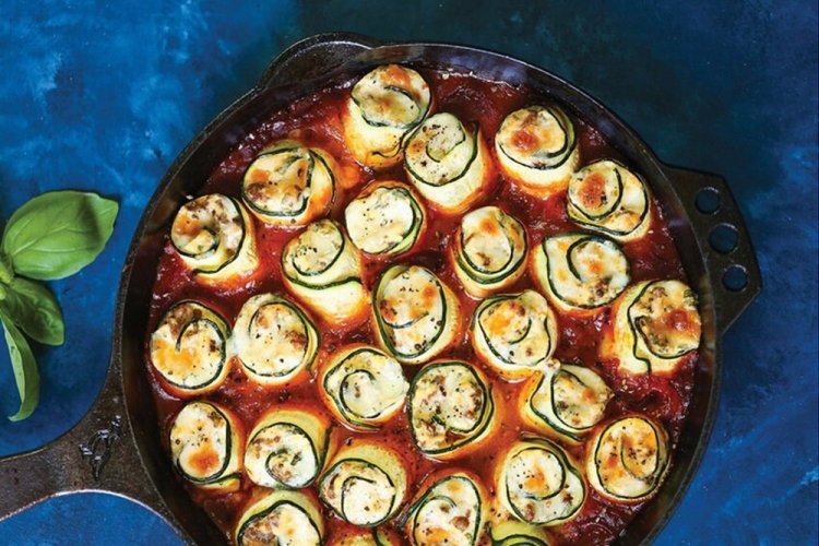 Gebackene Zucchini-Röllchen mit Hackfleisch