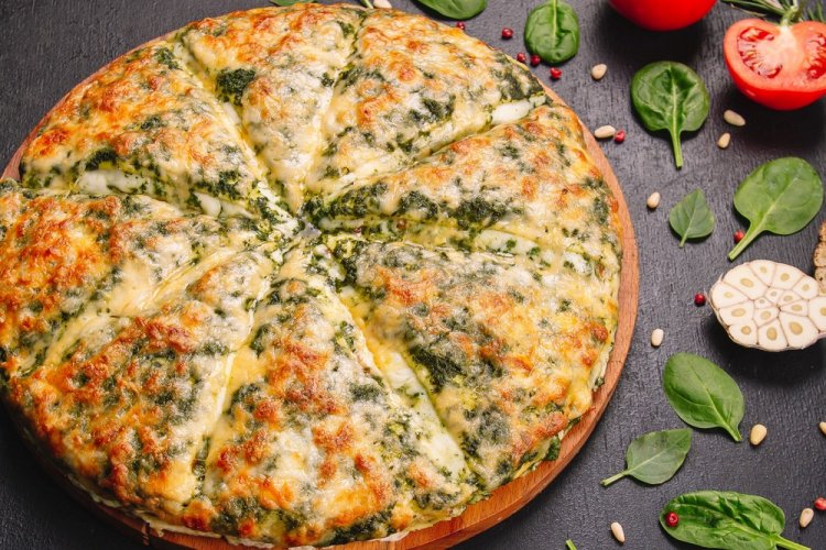 Pizza con espinacas y queso Adyghe