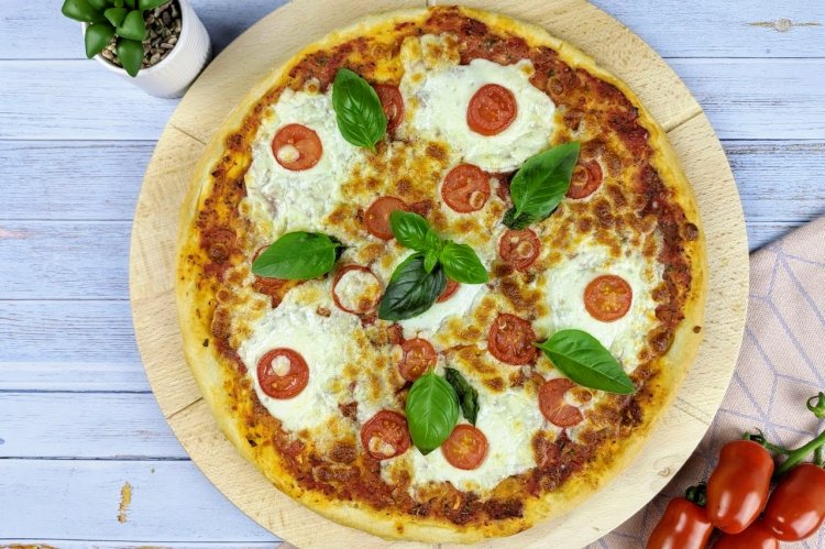 Klassische Pizza Margherita Klassische Pizza Margherita