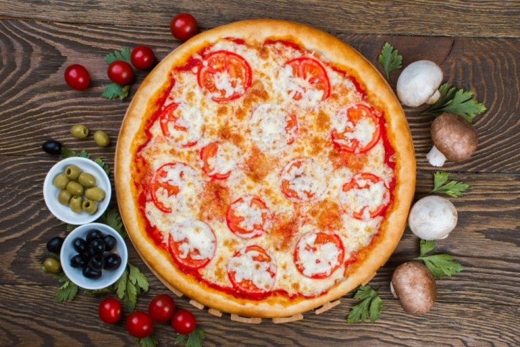 Pizza Margherita ohne Hefe