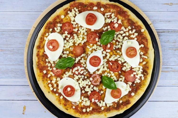 Klassische Pizza Margherita